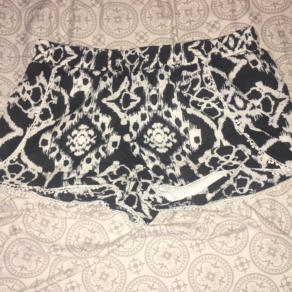 Black and White Printed Flowy Shorts